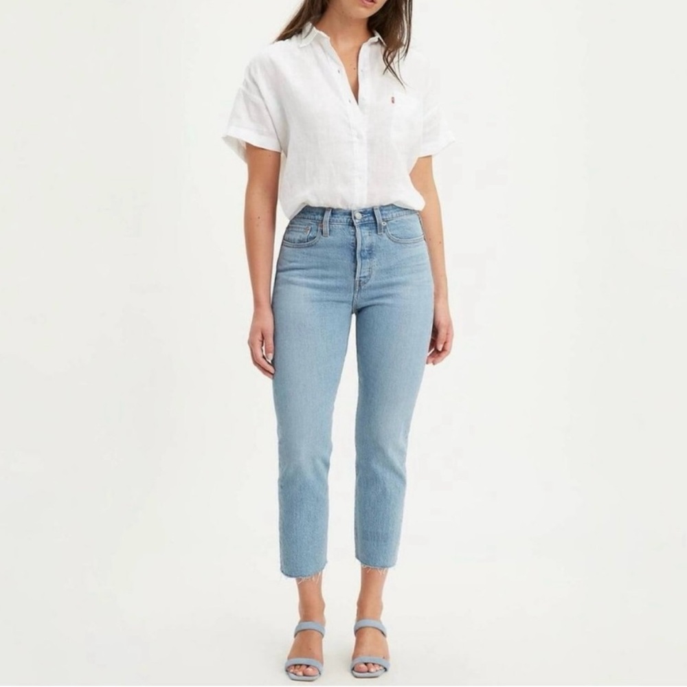 Levi’s Wedgie Straight Raw Hem Jeans Size 27/ 28 inseam